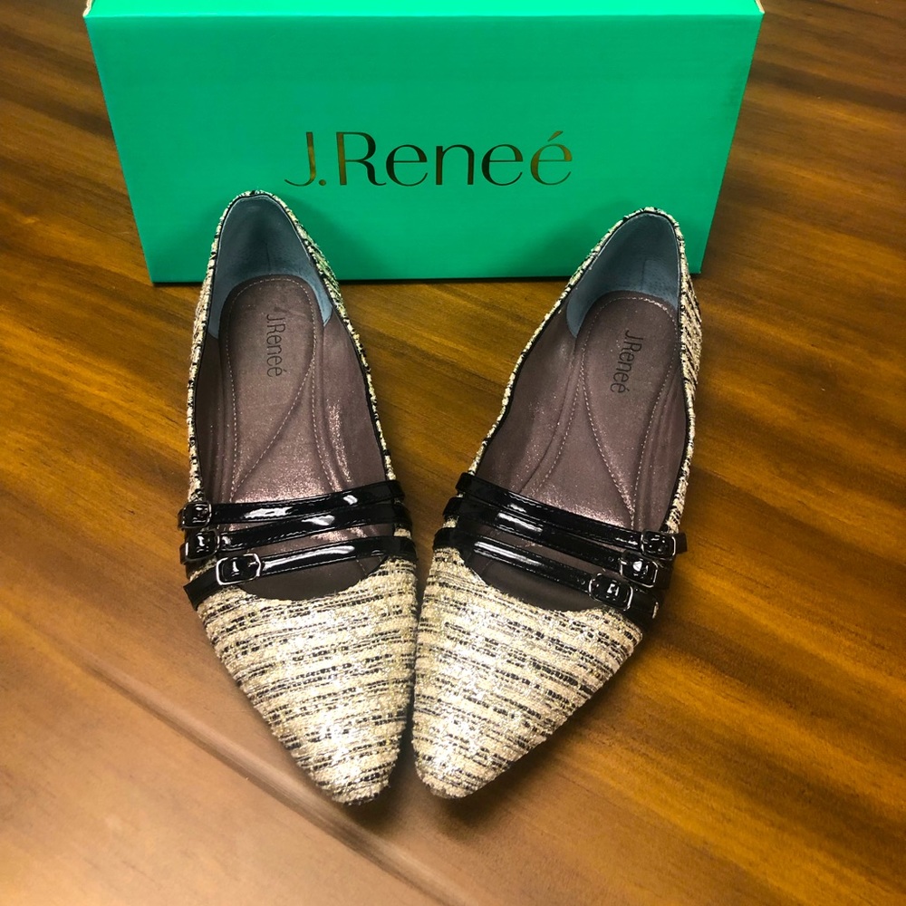 A cute J. Renee flat from Dr. DL Lewis collection.